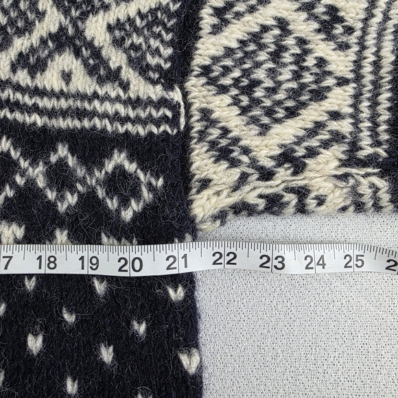 Nepal Men's Chunky Hand Knit Wool Sweater Black White Nordic Pattern - Picture 11 of 12